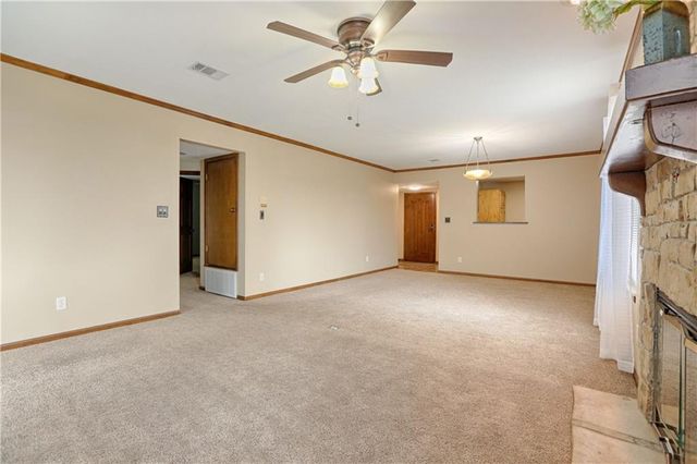 303 E Partridge Avenue G, Independence, MO 64055