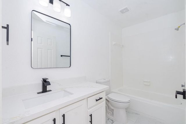 3718 Brighton Lane, Pearland, TX 77584