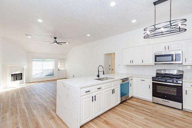 3718 Brighton Lane, Pearland, TX 77584