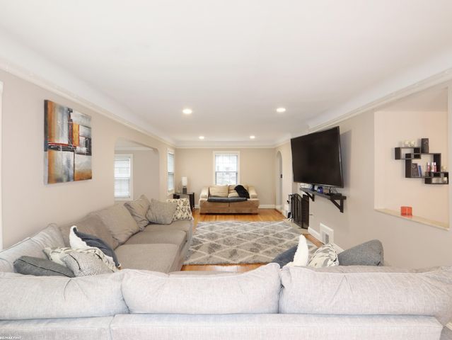 31778 Cloverly Court, Warren, MI 48092