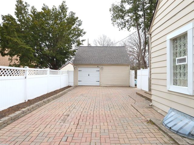 31778 Cloverly Court, Warren, MI 48092