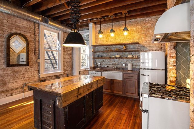 1325 Clay Street, Cincinnati, OH 45202