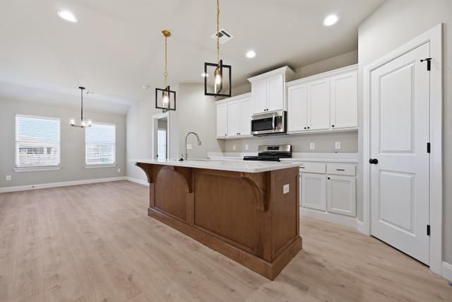10633 SW 18th Street, Yukon, OK 73099