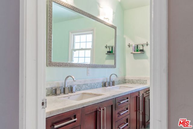 3331 Castera Avenue, Glendale, CA 91208