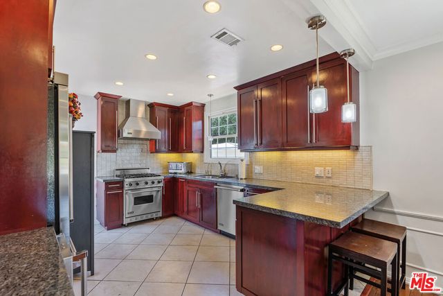 3331 Castera Avenue, Glendale, CA 91208