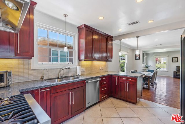 3331 Castera Avenue, Glendale, CA 91208