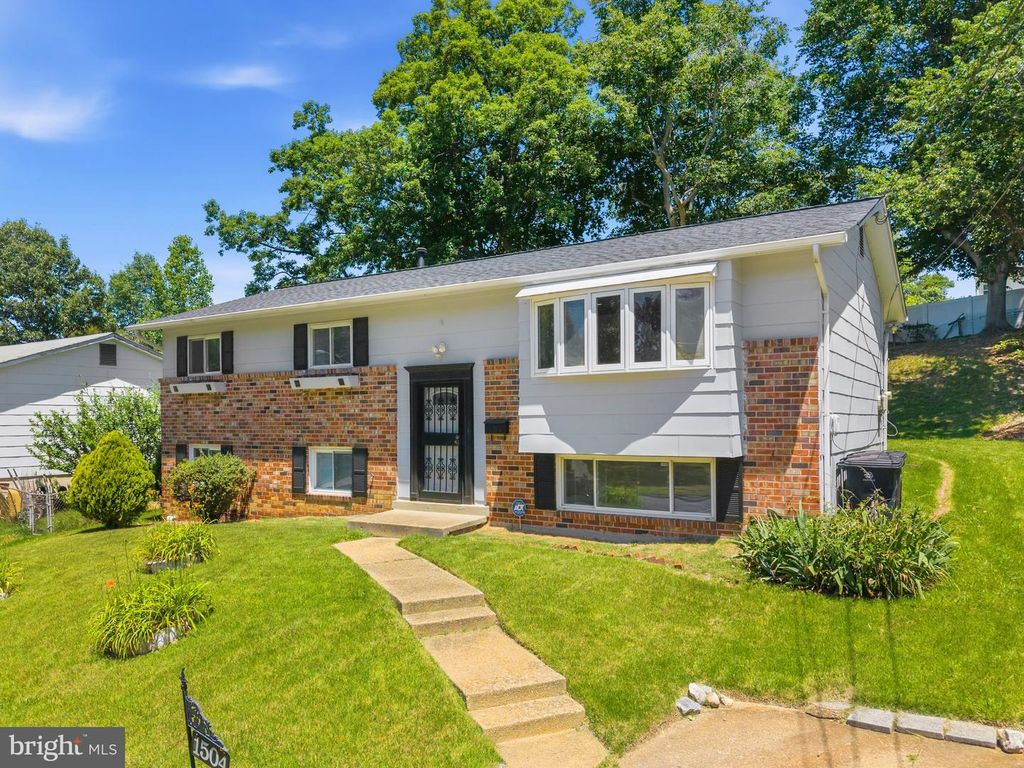 1504 BIRCHWOOD DR, Oxon Hill, MD 20745
