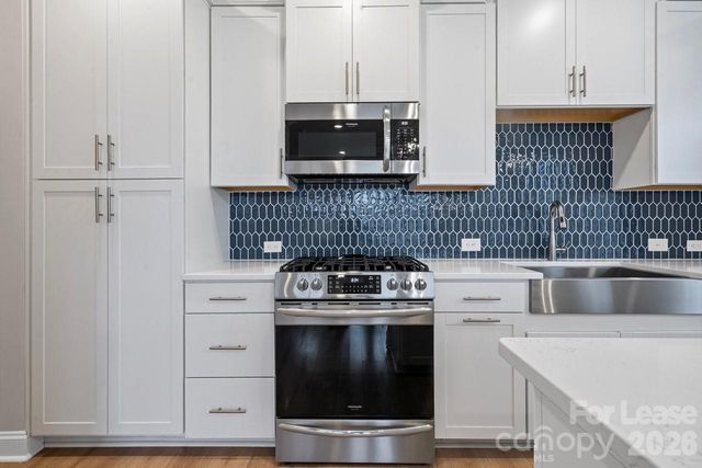 1515 Hidden Falls Road, Charlotte, NC 28206