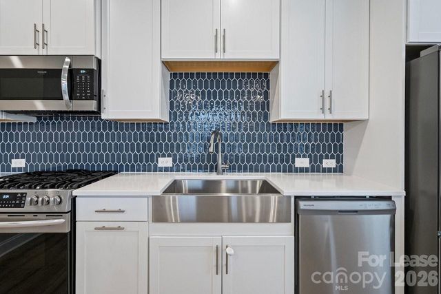 1515 Hidden Falls Road, Charlotte, NC 28206