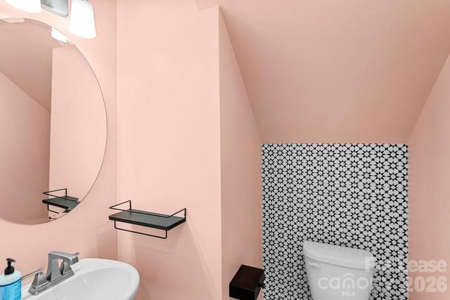 1515 Hidden Falls Road, Charlotte, NC 28206