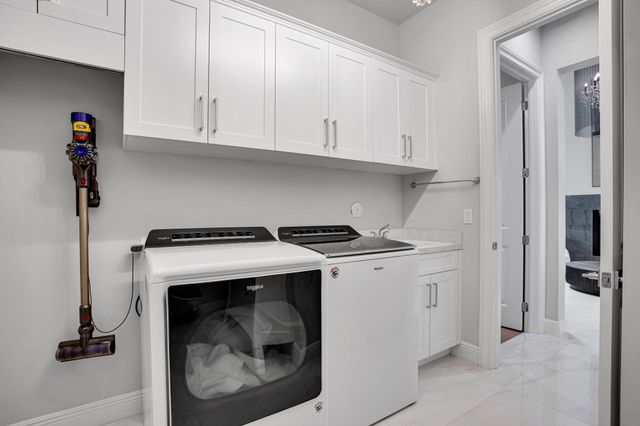 6903 NW 28th Avenue, Boca Raton, FL 33496