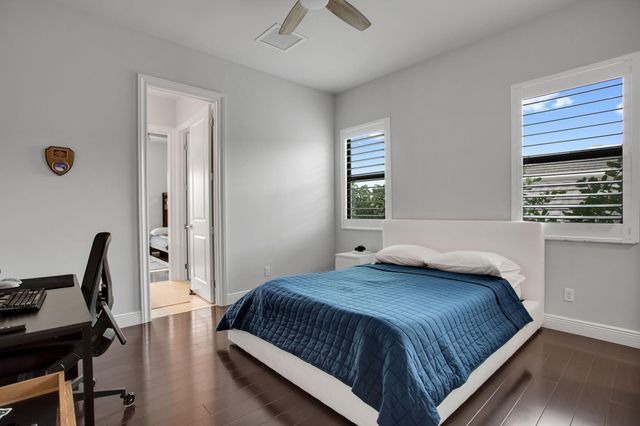 6903 NW 28th Avenue, Boca Raton, FL 33496