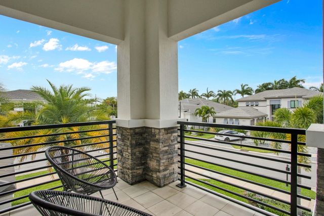 6903 NW 28th Avenue, Boca Raton, FL 33496