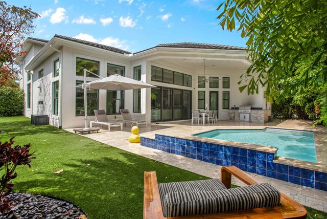 6903 NW 28th Avenue, Boca Raton, FL 33496