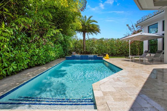 6903 NW 28th Avenue, Boca Raton, FL 33496