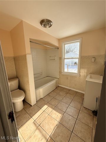 8200 Beman Avenue, Cleveland, OH 44105