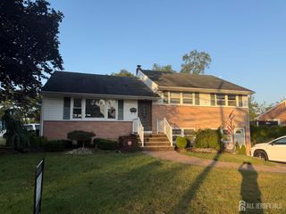 58 Stony W Road, Edison, NJ 08817