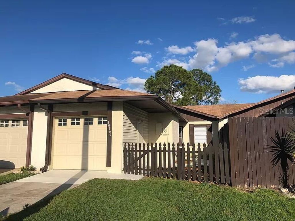 10109 BLAZED TREE COURT, Orlando, FL 32821