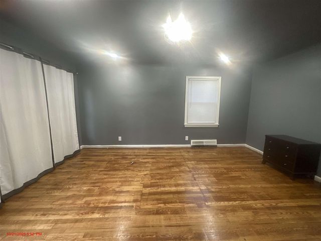 18498 Vaughan Street, Detroit, MI 48219