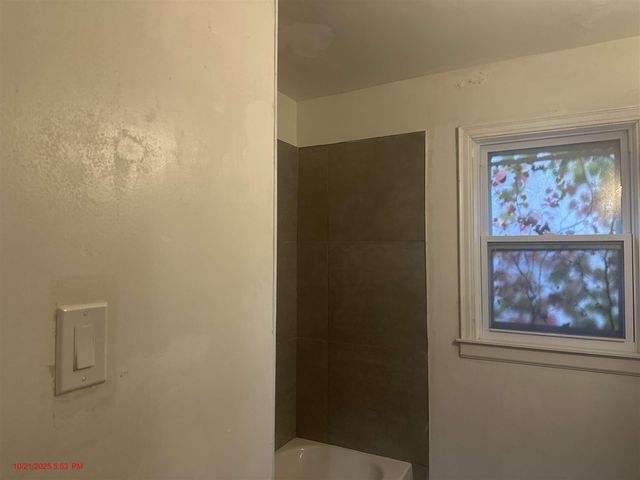 18498 Vaughan Street, Detroit, MI 48219