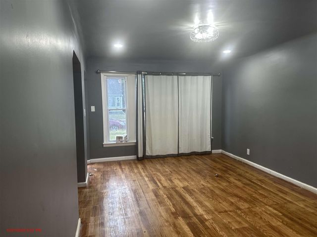 18498 Vaughan Street, Detroit, MI 48219