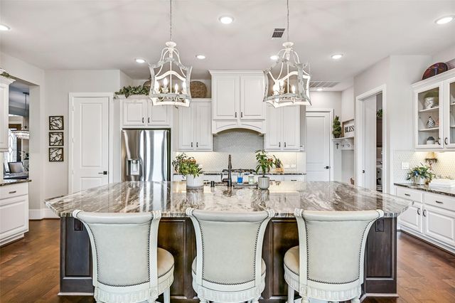 1718 Avery Lane, Friendswood, TX 77546