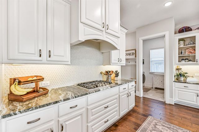 1718 Avery Lane, Friendswood, TX 77546
