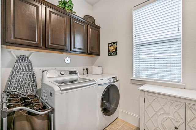 1718 Avery Lane, Friendswood, TX 77546