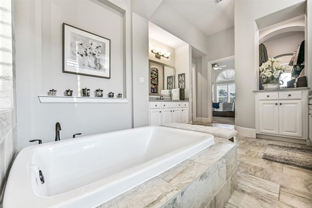 1718 Avery Lane, Friendswood, TX 77546
