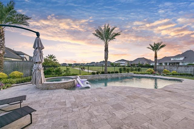 1718 Avery Lane, Friendswood, TX 77546