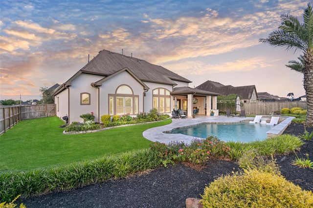1718 Avery Lane, Friendswood, TX 77546