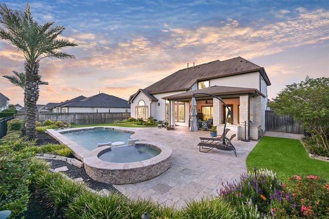 1718 Avery Lane, Friendswood, TX 77546