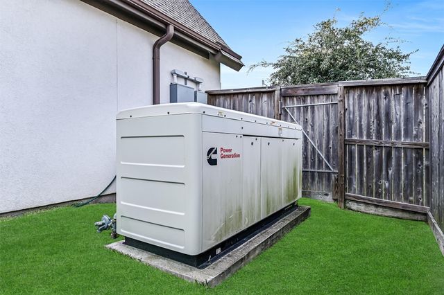1718 Avery Lane, Friendswood, TX 77546
