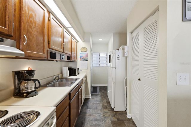 818 BAHIA DEL SOL DRIVE 28, Ruskin, FL 33570