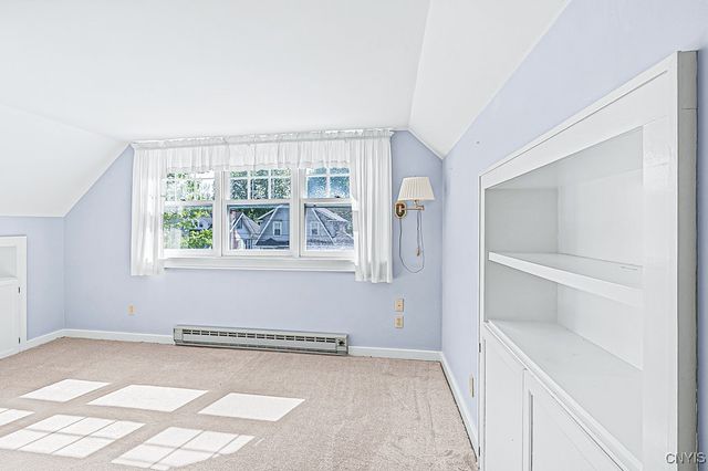 17 Brookline Dr, Utica, NY 13501
