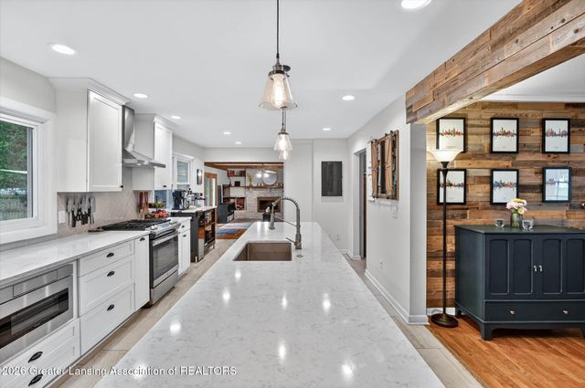 2021 Tulane Drive, Lansing, MI 48912