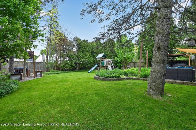 2021 Tulane Drive, Lansing, MI 48912