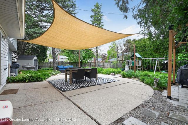 2021 Tulane Drive, Lansing, MI 48912