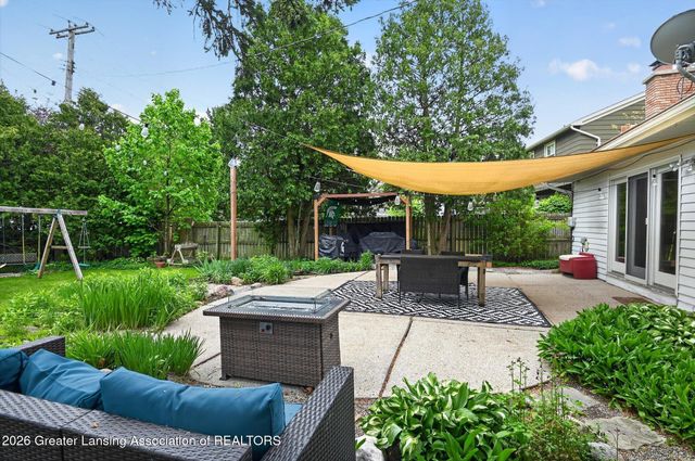 2021 Tulane Drive, Lansing, MI 48912