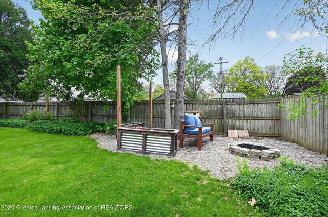 2021 Tulane Drive, Lansing, MI 48912