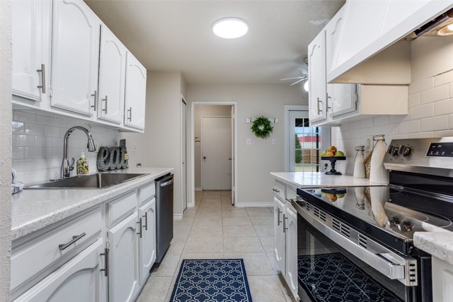 1913 Northwind Court, Garland, TX 75040