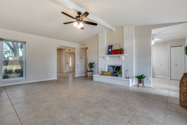 1913 Northwind Court, Garland, TX 75040