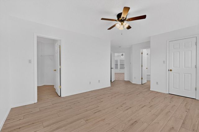 4247 Altura Vista Lane NE, Albuquerque, NM 87110