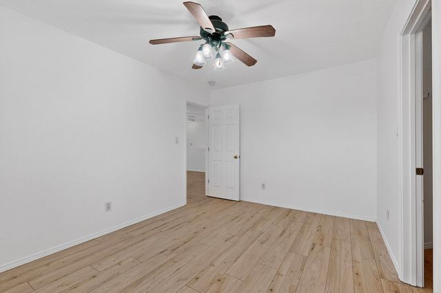 4247 Altura Vista Lane NE, Albuquerque, NM 87110