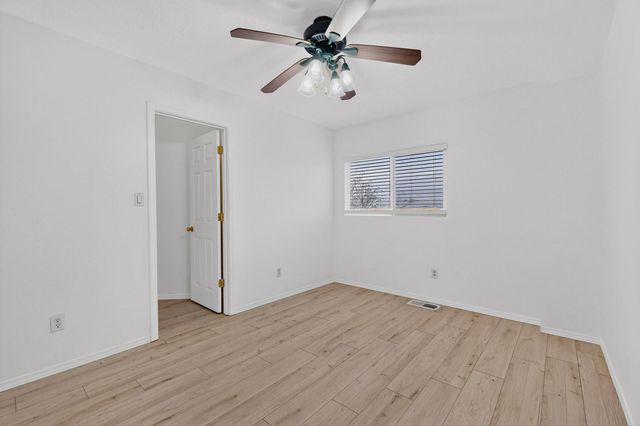 4247 Altura Vista Lane NE, Albuquerque, NM 87110