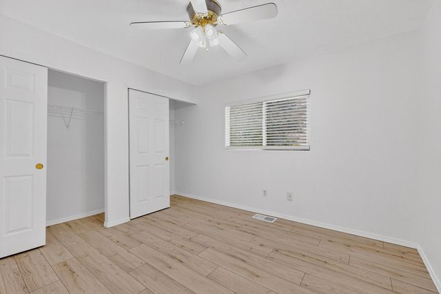 4247 Altura Vista Lane NE, Albuquerque, NM 87110