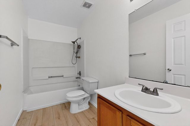 4247 Altura Vista Lane NE, Albuquerque, NM 87110