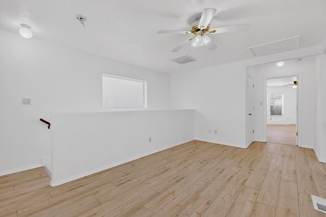 4247 Altura Vista Lane NE, Albuquerque, NM 87110