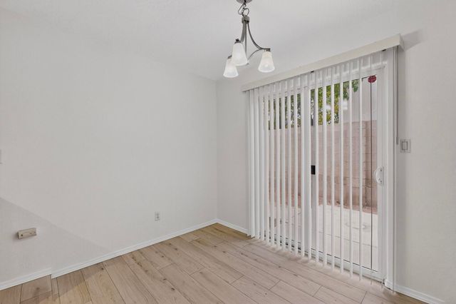 4247 Altura Vista Lane NE, Albuquerque, NM 87110