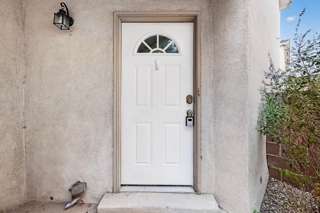 4247 Altura Vista Lane NE, Albuquerque, NM 87110